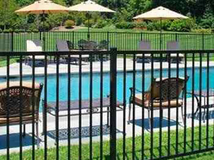 Swimming Pool Fence-2.jpg