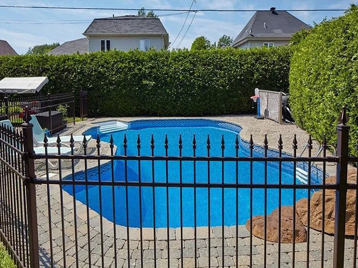 Swimming Pool Fence-1.jpg