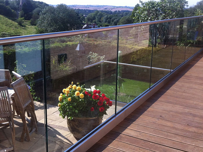 Glass Fence-2.jpg