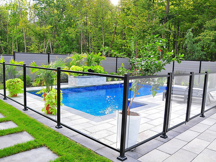 Glass Fence-1.jpg